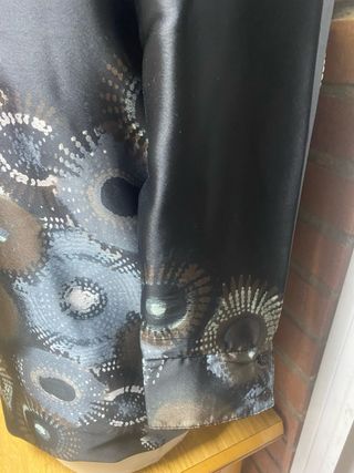Blusa Desigual negra y azul