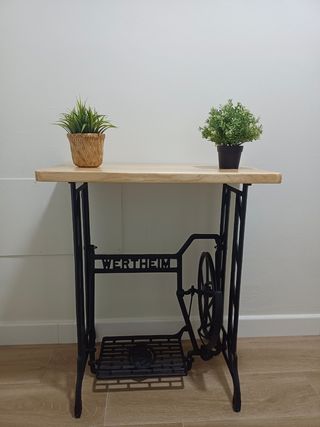 Pie de maquina de coser antigua