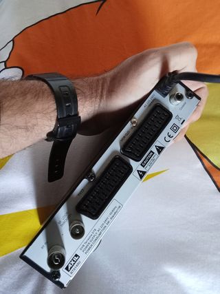 Receptor TDT AXIL con USB - Reproduce MP3 y JPG