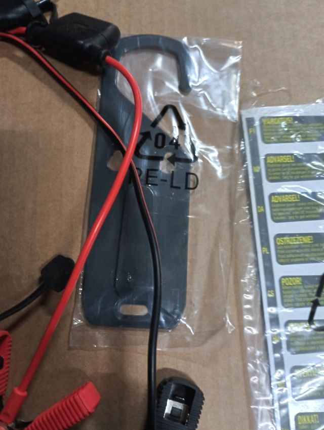 Cargador Bosch C3 - Baterías 6V y 12V