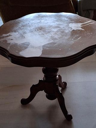 Mesa auxiliar de marquetería