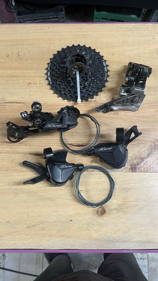 Grupo Shimano Alivio 2x9V
