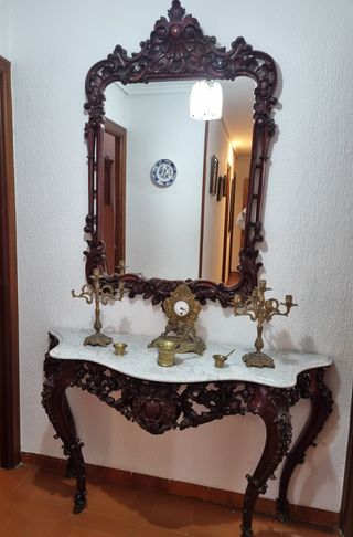 MUEBLE CON ESPEJO ANTIGUO