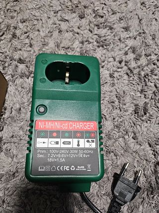 Cargador Ni-MH/Ni-Cd nuevo