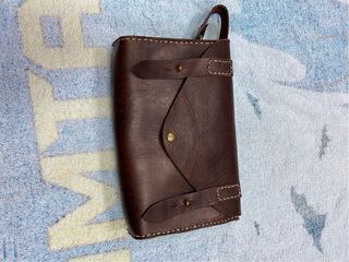 Monederos Piel Grabada - Marrón y Rojo