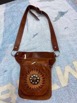 Monederos Piel Grabada - Marrón y Rojo