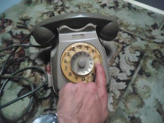 Teléfono antiguo - marrón beige
