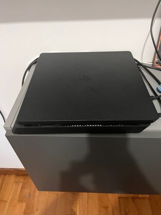 PS4 (PlayStation 4) + 7 juegos