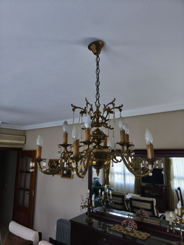 Lámpara clasica dorada - Salón