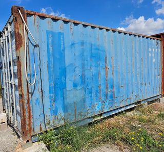 Contenedor marítimo usado