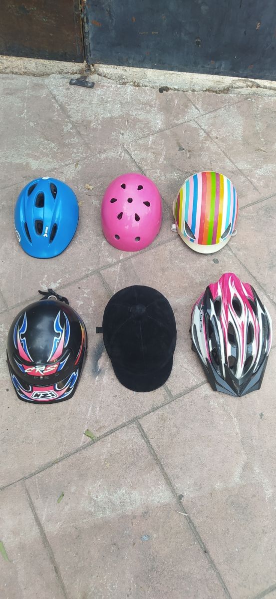 Lote de cascos...moto,bici,patin,hipica,etc...