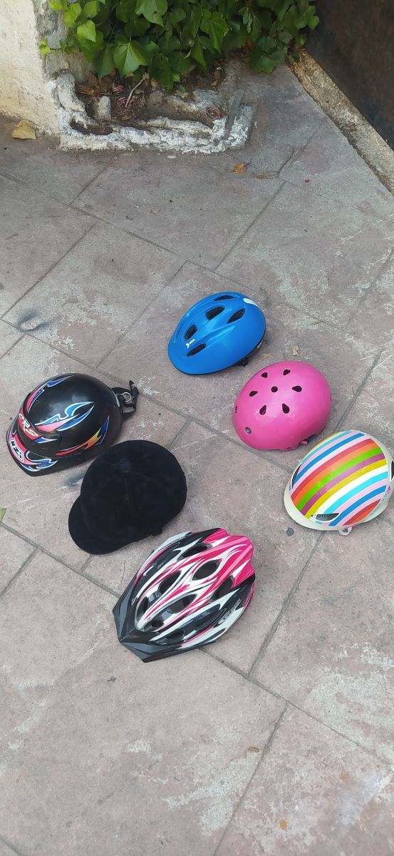 Lote de cascos...moto,bici,patin,hipica,etc...