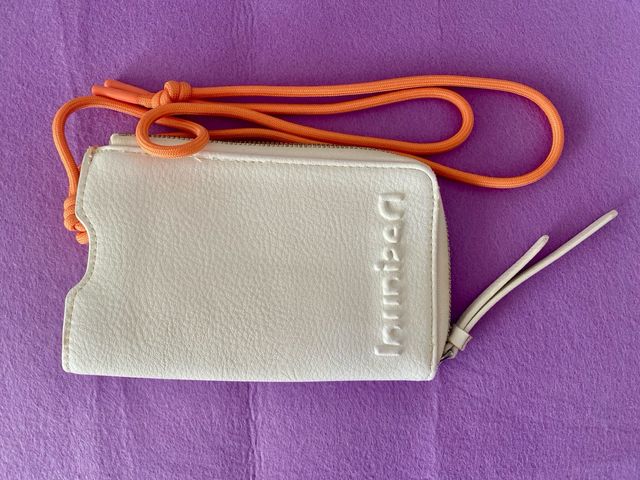 Monedero Desigual blanco y naranja