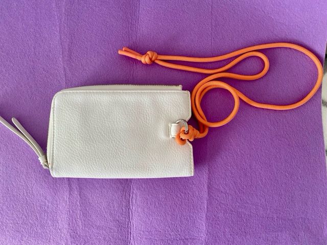 Monedero Desigual blanco y naranja