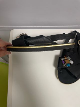 Sandalias Zara Home doradas n.41