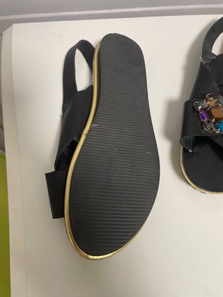Sandalias Zara Home doradas n.41