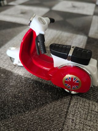 Scooter vintage rosso-bianco