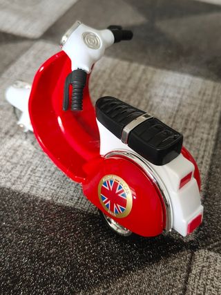Scooter vintage rosso-bianco