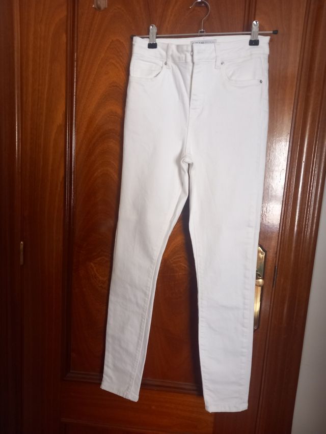 Vaqueros blancos pitillo