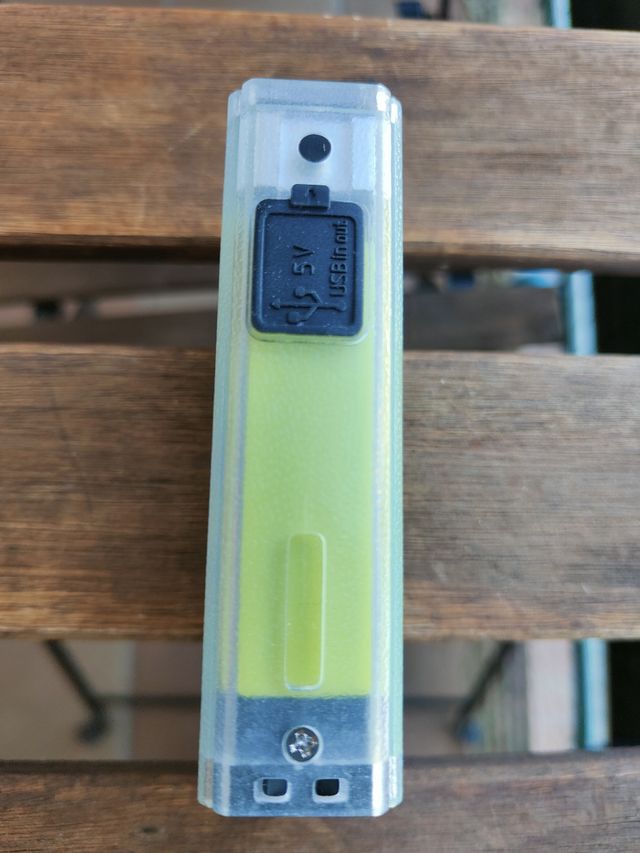 Linterna LED 3600 lúmenes