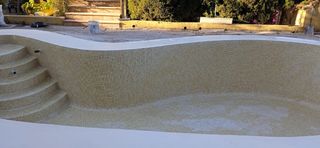 Piscina cerámica beige - Reforma