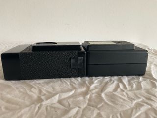 841. Preciosa cámara Rollei A26 con flash C26.