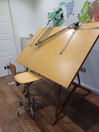 Mesa dibujo antigua + tecnígrafo