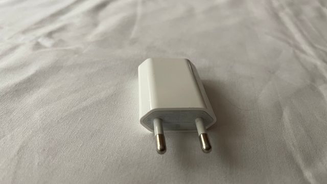 Cargador 10W original de Apple