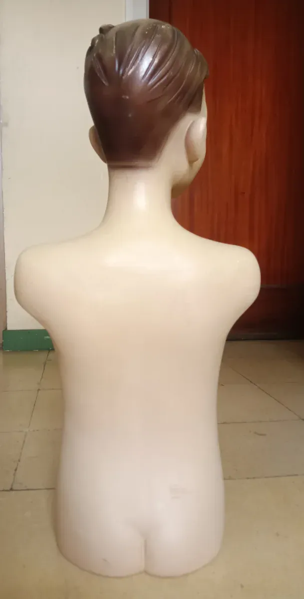 Maniquí busto niño vintage