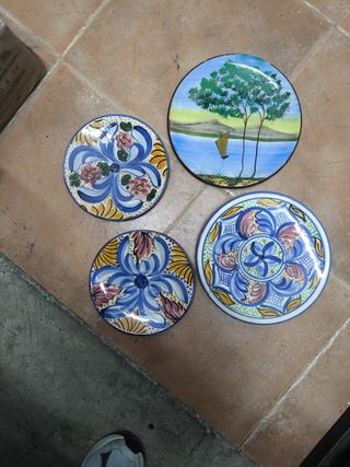 4 Platos pintados a mano