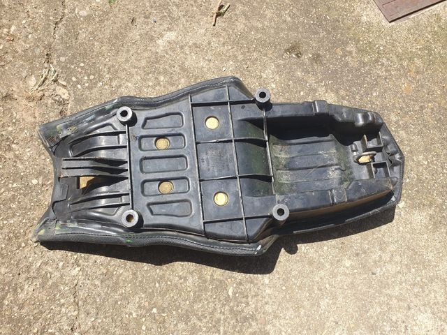 Asiento Yamaha TZR