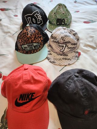 6 Gorras DC, Nike, Vans