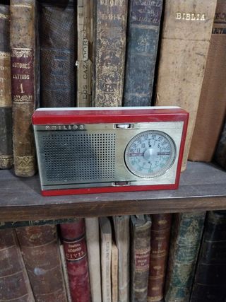 Antigua radio Philips 