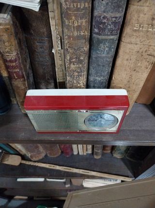 Antigua radio Philips 