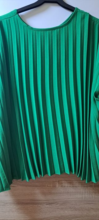 Blusa plisada verde mujer
