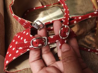 Sandalias planas de lunares