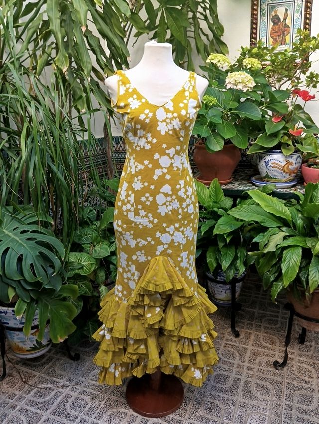 Traje Flamenca - Verde Oliva y blanco.