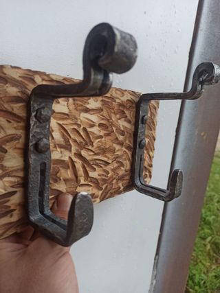 Appendino rustico a ferri di cavallo per cavalli