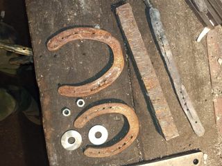 Appendino rustico a ferri di cavallo per cavalli