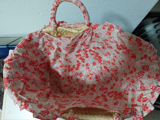 Cesto de mimbre para niña