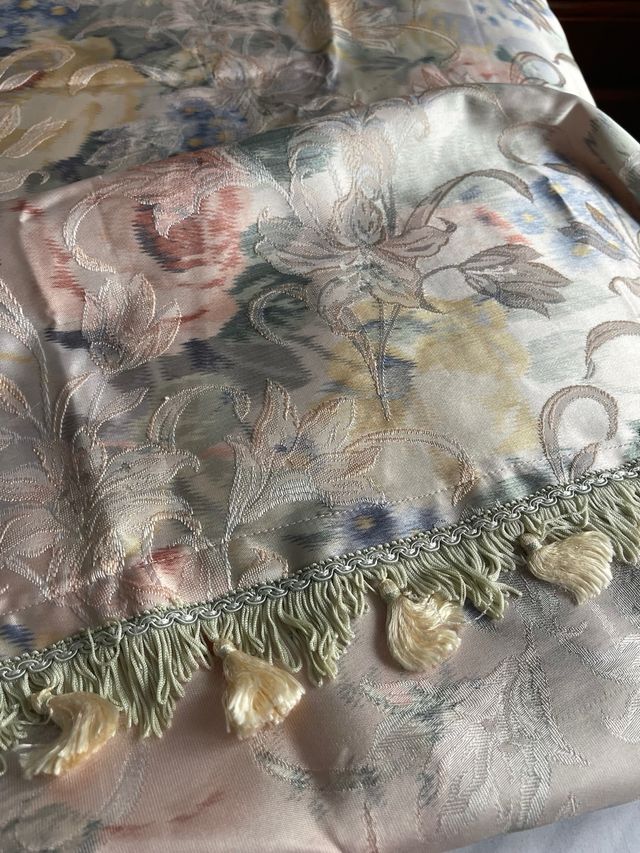 Cortinas y colcha satén adamascada. 150x260 cada h