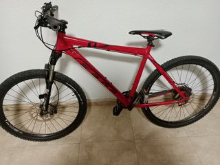 Bicicleta montaña Felt - roja