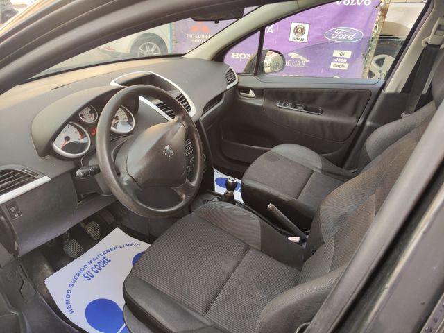 Peugeot 207 2012