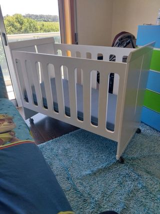 Berço bebé branco - excelente estado