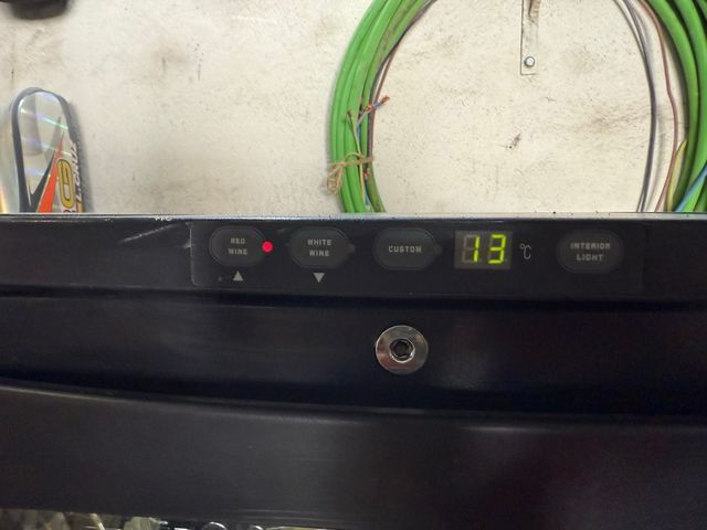 Botellero Samsung - 33 unidades para vino