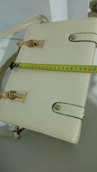 Bolso beige elegante