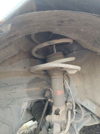 AMORTIGUADOR DELANTERO IZQUIERDO TOYOTA AVENSIS (T27)