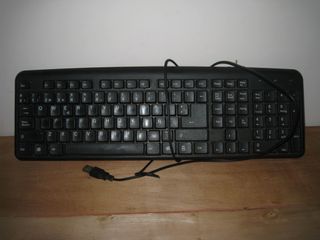 Teclado sin marca – cable roto