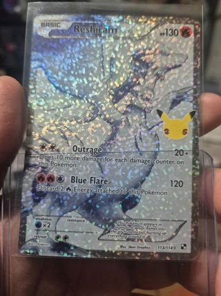 Reshiram 25 Aniversario - Carta Pokémon