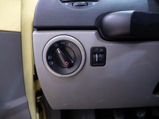 VOLKSWAGEN Beetle BEETLE 1.9 TDI Cabrio